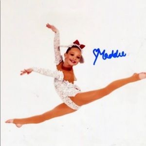 RP! Dance moms star Maddie Ziegler signed photo.